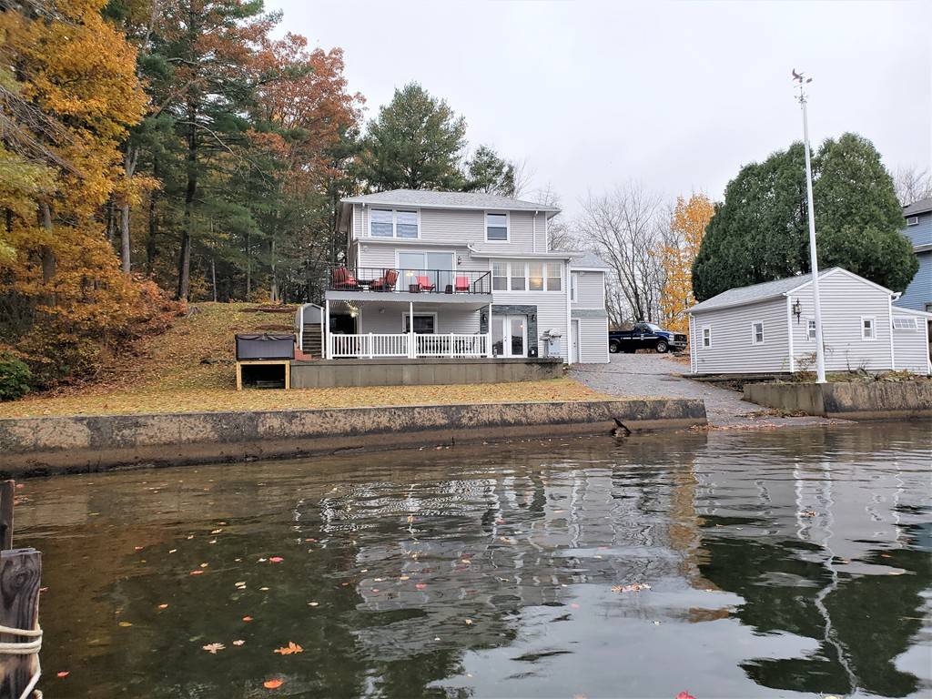 Webster, MA 01570,91 S Shore Rd