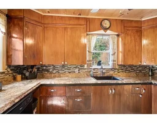 Sturbridge, MA 01518,103 Brookfield Rd