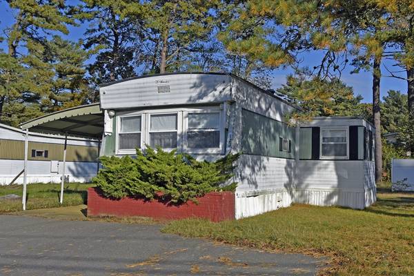 123 Jeffrey's Path, Wareham, MA 02571