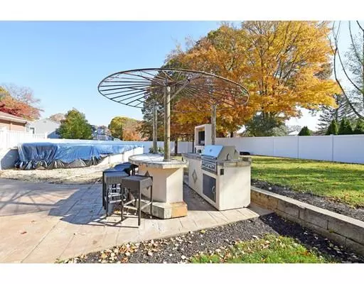 Swansea, MA 02777,726 Old Warren Rd