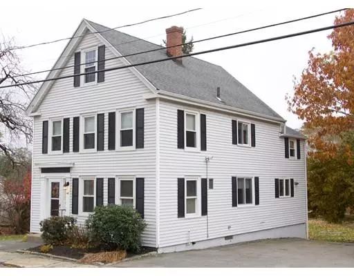 48 High St, Amesbury, MA 01913