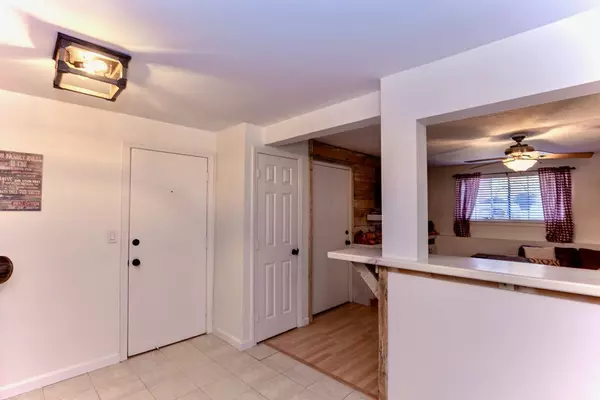 Mansfield, MA 02048,19 Erick Rd #2B