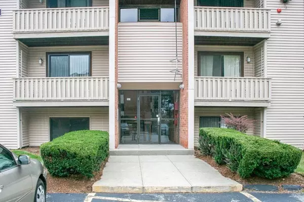 1137 Hartford Ave #4C, Johnston, RI 02919