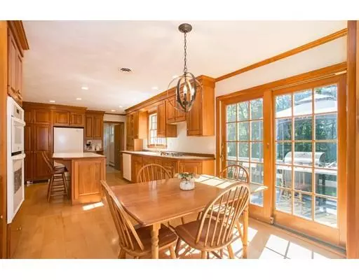 Medfield, MA 02052,104 Wood End Ln