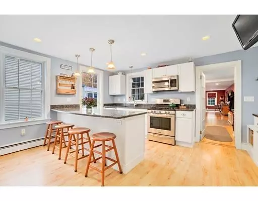 Ipswich, MA 01938,98 High St