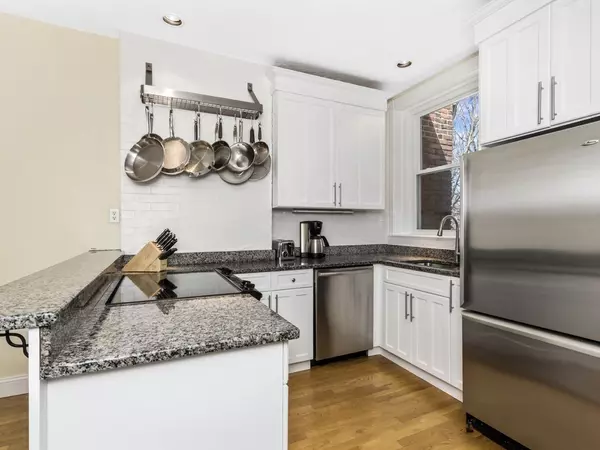 Brookline, MA 02446,487 Washington St #3