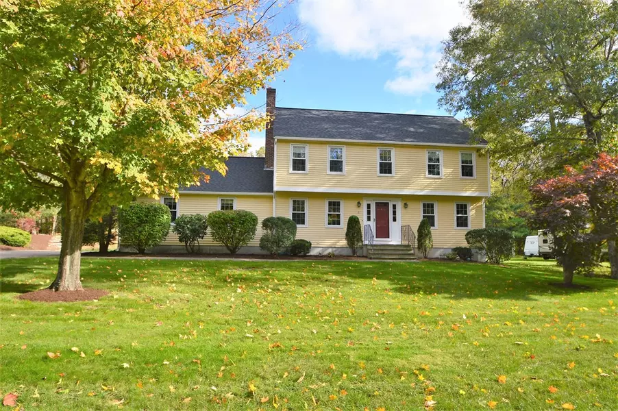 21 Wampanoag Drive, Franklin, MA 02038