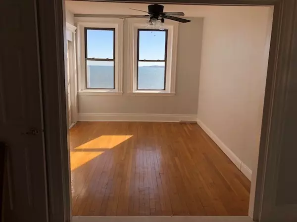 Lynn, MA 01902,285 Lynn Shore Dr #402