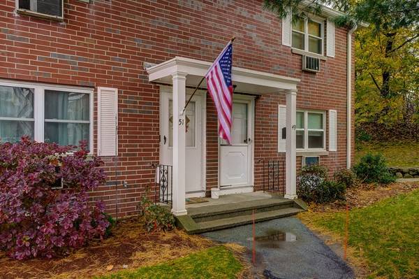 51 Village Green Dr #51, North Andover, MA 01845