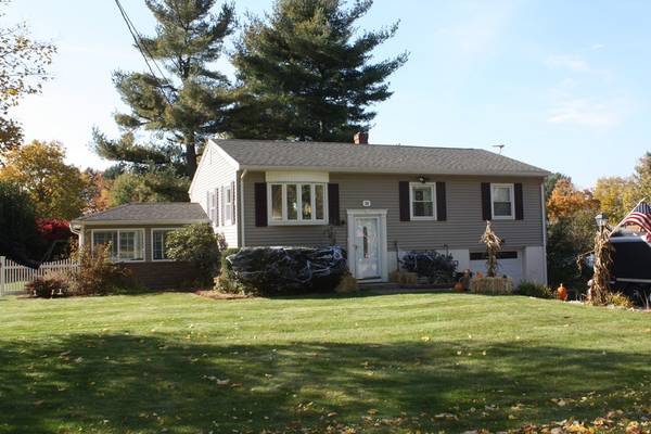 30 Harwich Rd, East Longmeadow, MA 01028