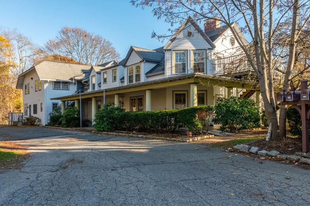 Manchester, MA 01944,807 Summer St #3