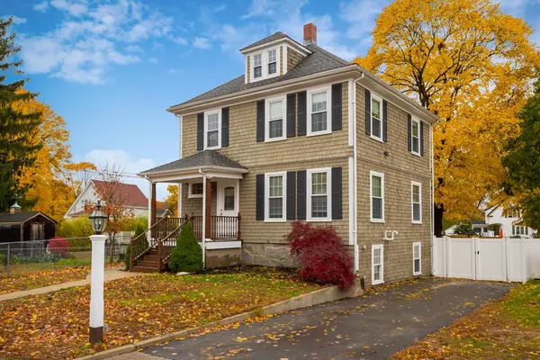 37 Blossom St, Rockland, MA 02370