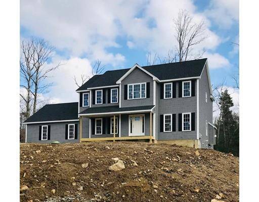 4 Meredith Way, Sturbridge, MA 01518