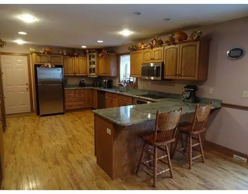 Berkley, MA 02779,1 Carma Ln