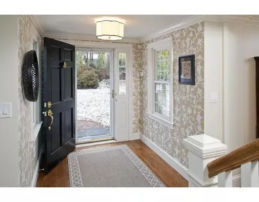 Hingham, MA 02043,284 High Street