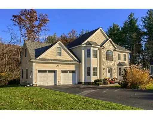 10 Cedar Creek Dr, Dracut, MA 01826