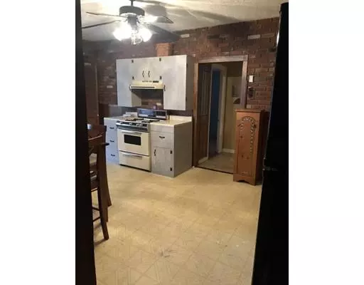 Ludlow, MA 01056,123 Ray St