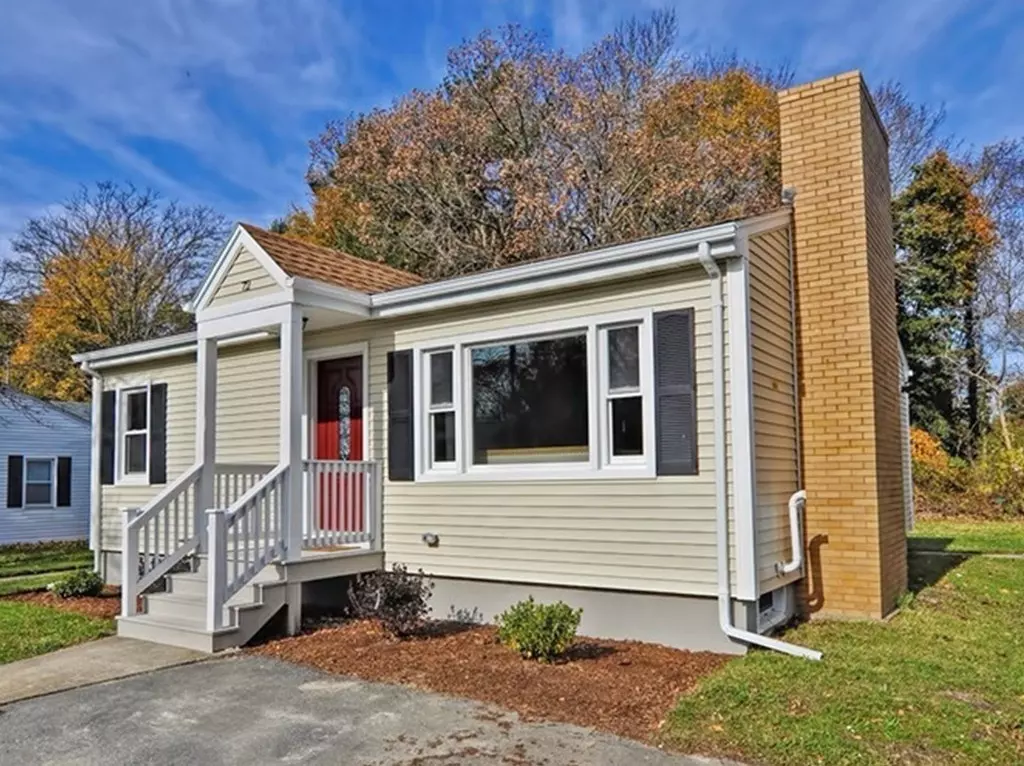 Fairhaven, MA 02719,72 Hedge St