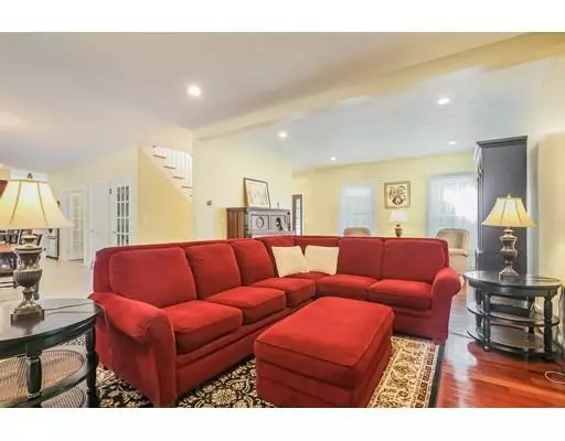 Rochester, MA 02770,12 Benson Rd