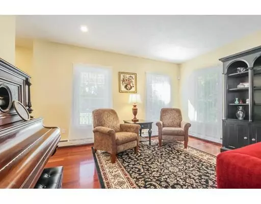 Rochester, MA 02770,12 Benson Rd