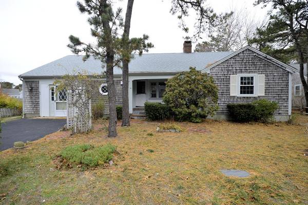 44 West St, Dennis, MA 02639