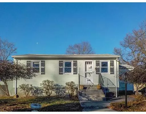 Seekonk, MA 02771,29 Chainey St