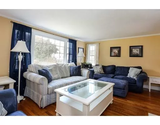 Yarmouth, MA 02673,10 Elton