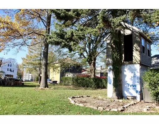 Fairhaven, MA 02719,52 Cedar St