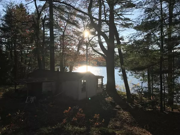 Palmer, MA 01069,731-735 River St