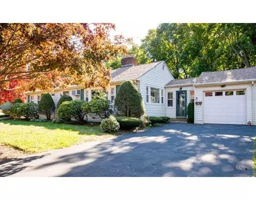 25 Clark Road, Lynnfield, MA 01940