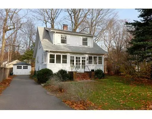 6 Oakland Street, Wellesley, MA 02481