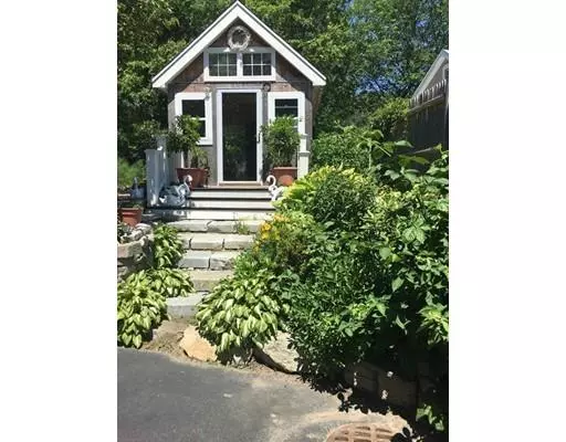 Cohasset, MA 02025,19 Tupelo Rd