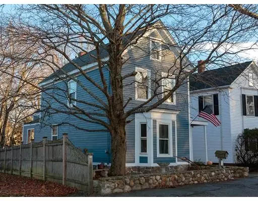 127 Market St, Amesbury, MA 01913