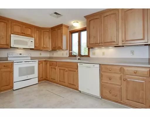 Westborough, MA 01581,64 Bowman St