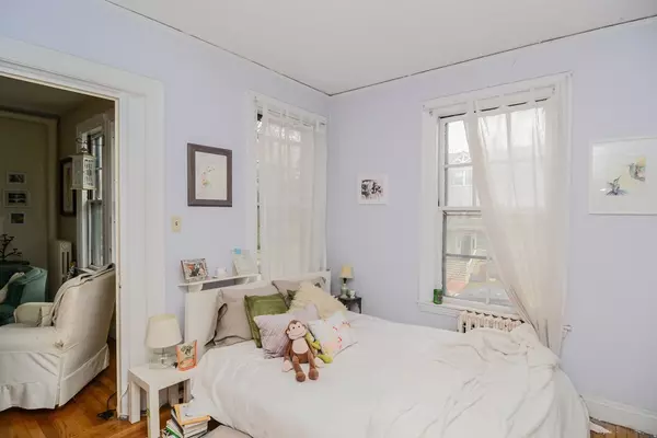 Cambridge, MA 02138,79-81 Oxford St