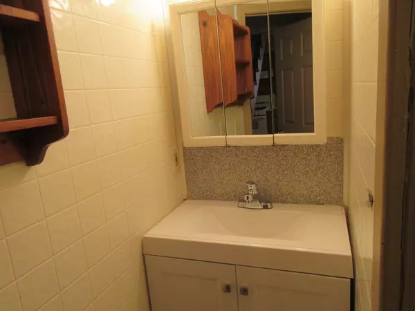 Fall River, MA 02721,516 4th St