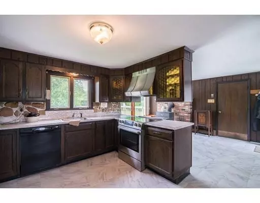 Swansea, MA 02777,78 Ralph Chapman Rd