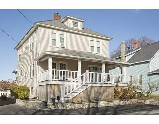 88 Edgewater Rd, Hull, MA 02045