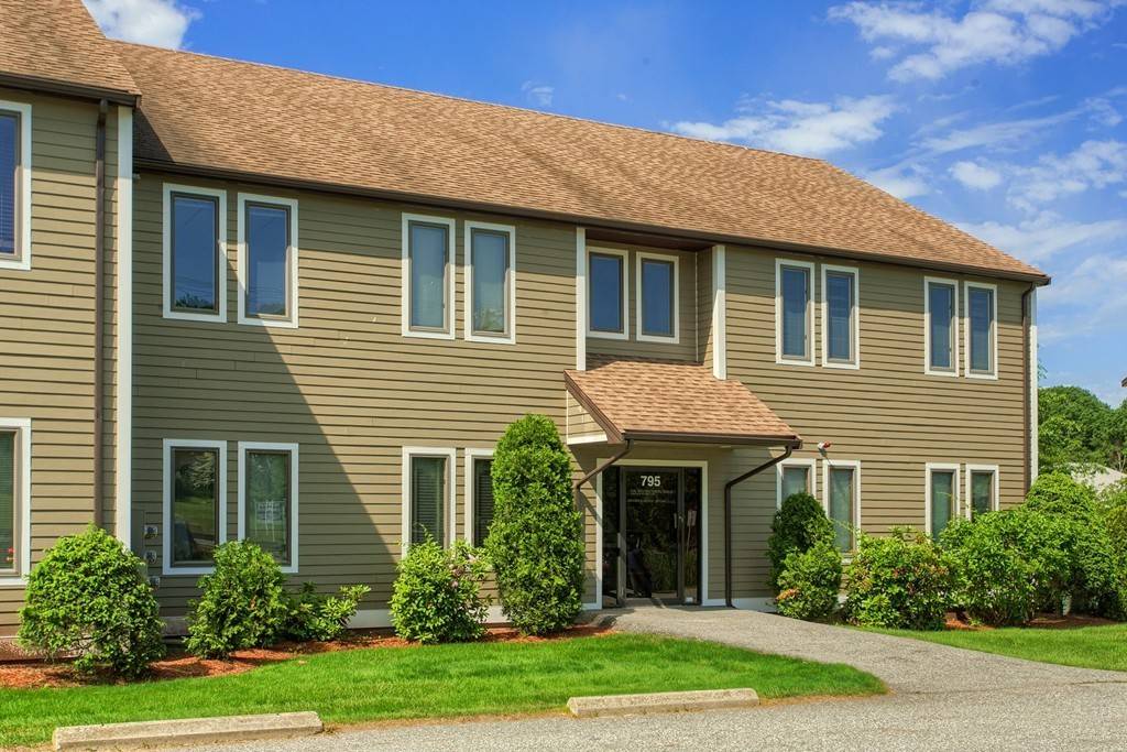 North Andover, MA 01845,795 Turnpike Street #201