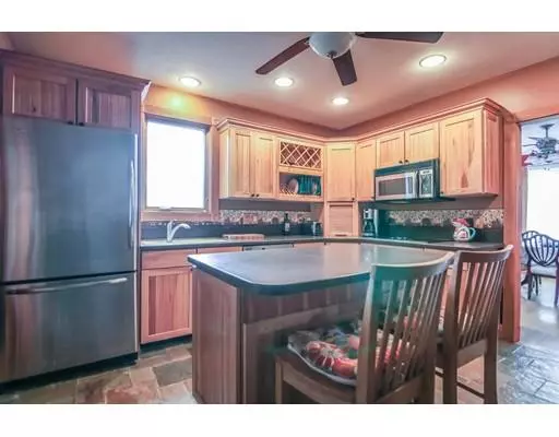 Palmer, MA 01069,12 Woodland St