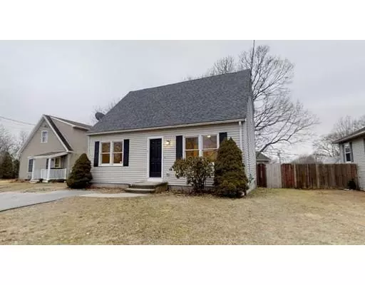 3 Buttonwood Ln, Acushnet, MA 02743