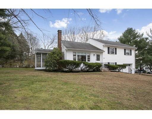 10 Colonial Rd, Hingham, MA 02043