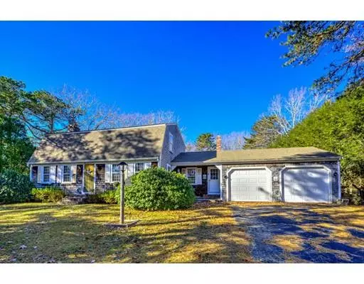 3 Pin Oak Dr, Sandwich, MA 02537