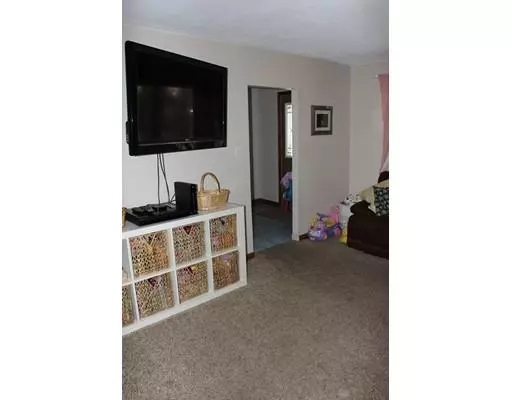 South Hadley, MA 01075,74 Abbey St