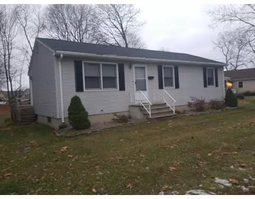 30 Dale St, Holyoke, MA 01040