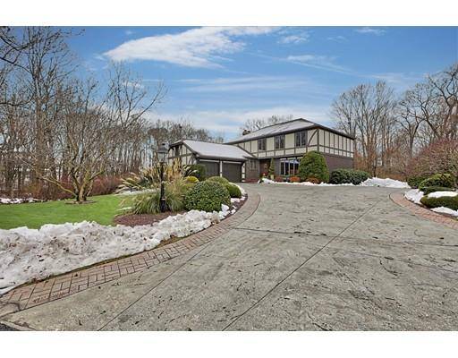 66 Apricot Hill Ln, West Springfield, MA 01089