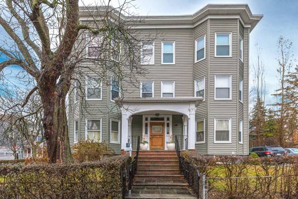 40 School St #2, Somerville, MA 02143