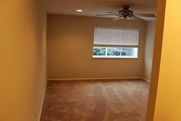 Braintree, MA 02184,150 Elm St #3