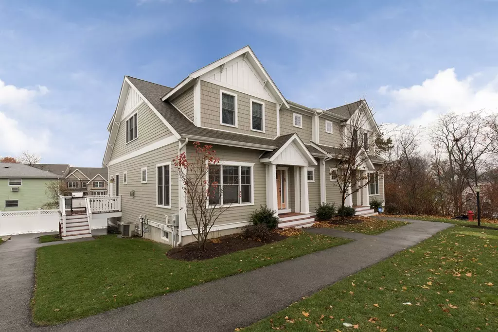 Needham, MA 02494,30 Putnam St #30