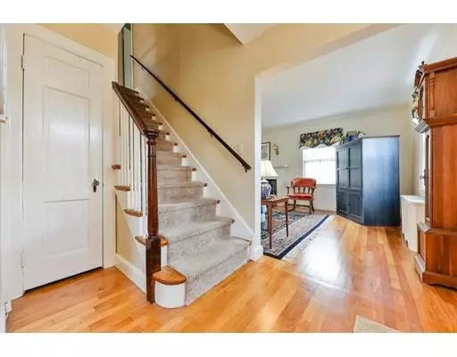 Dedham, MA 02026,42 Autumn Ln